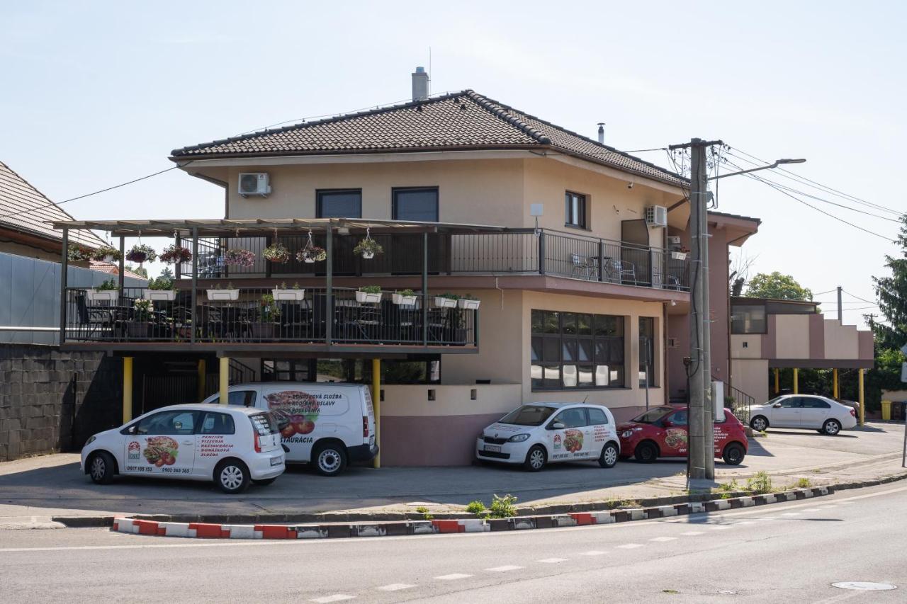 Penzion Toscana Nitra Exterior foto
